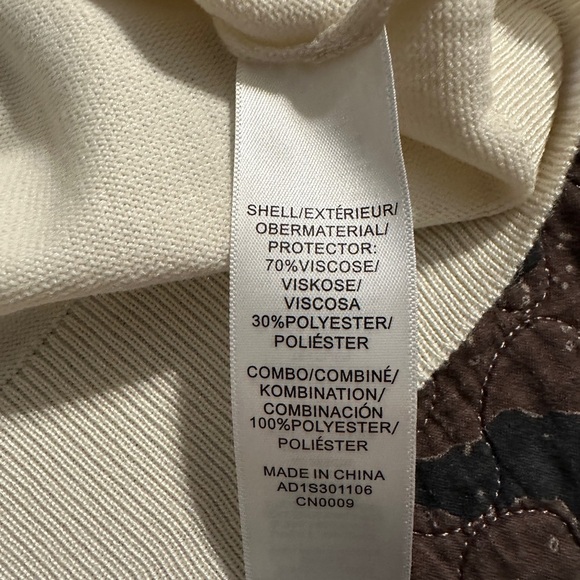 Adrianna Papell V-Neck knit pull over sweater size large. - Picture 4 of 6